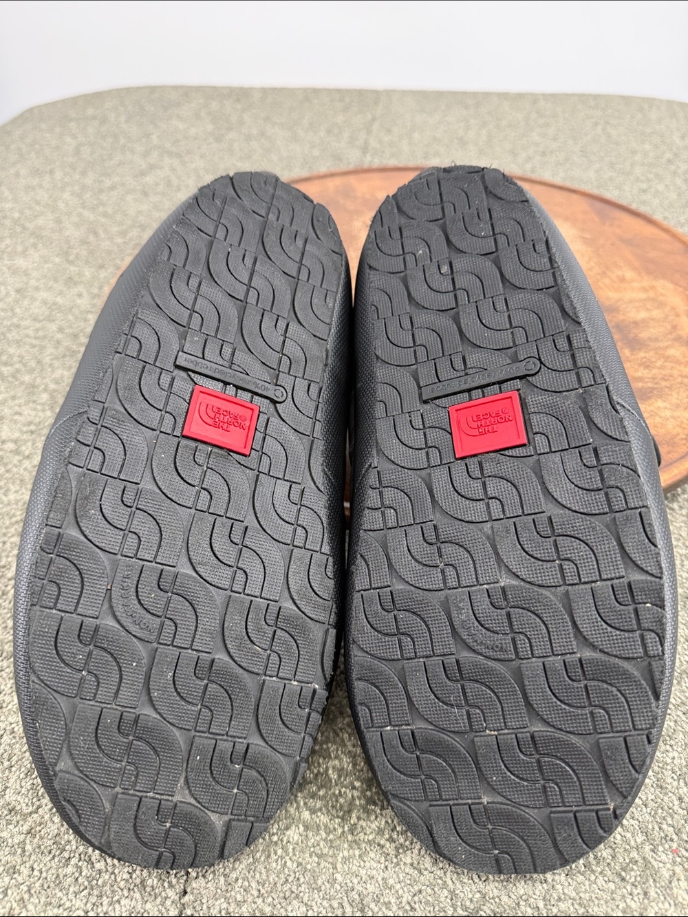 The North Face Slippers Wm 9 Black Quilted Thermoball Insulated Slip-On Booties - Picture 5 of 10